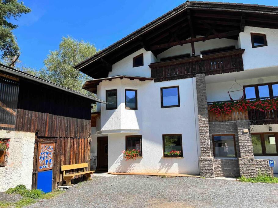 Haus Alberto - Haus Mit 2 Ferienwohnungen Otztal-Bahnhof Ngoại thất bức ảnh